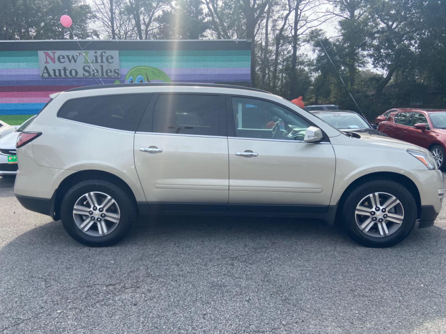 2015 GOLD CHEVROLET TRAVERSE LT (1GNKRGKDXFJ) with an 3.6L engine, Automatic transmission, located at 5103 Dorchester Rd., Charleston, SC, 29418-5607, (843) 767-1122, 36.245171, -115.228050 - Photo#7